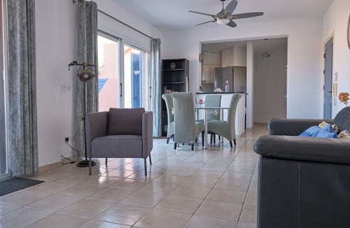 Paphos Apartment | Luxurious Penthouse with Spacious Terrace in Limnaria Gardens, Paphos