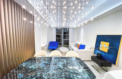 Tambo Apartment | Luxurious 2-bedroom Penthouse across City of Dreams near Airport