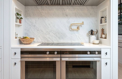 South Oak Bay House | Luxurious, private home in Oak Bay. Mountain, ocean, and golf course views.