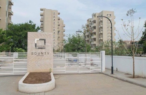 Hadapsar Apartment | Luxurious private Home cat allowed Amanora mall, seasons mall walking distances