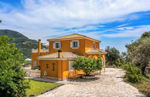 Fternon House | Luxurious private Kronos Estate 44.000 m2, 5 star, spectacular sea view!