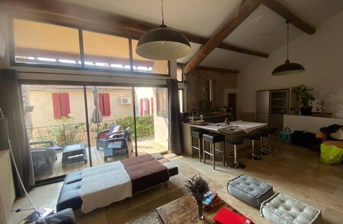 Eyragues Apartment | Luxurious Provencal apartment, charming terrace & calm. Village center Eyragues