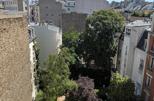 Montmartre Apartment | Luxurious, quiet, bright studio in the heart of the south of Pigalle