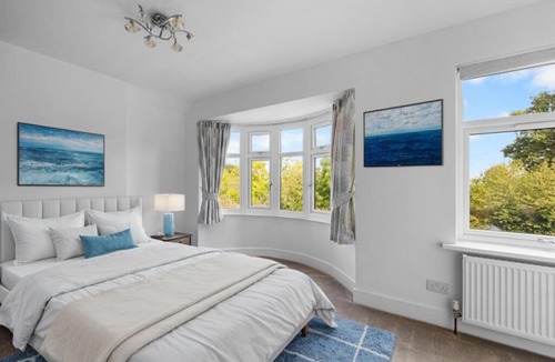 Lutterworth Apartment | Luxurious Relaxing 6 Bed House for great comfort