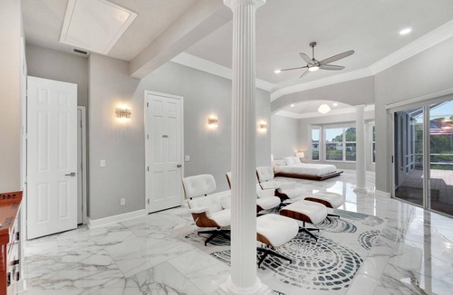 Apollo Beach Cottage | Luxurious Retreat at our Canal Front Pool Home 5BR
