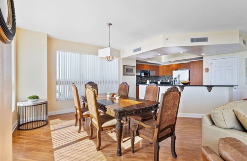 Kingston Condo | Luxurious Riverfront Condo w/Stunning Views, Pools, Fitness & 24/7 Security