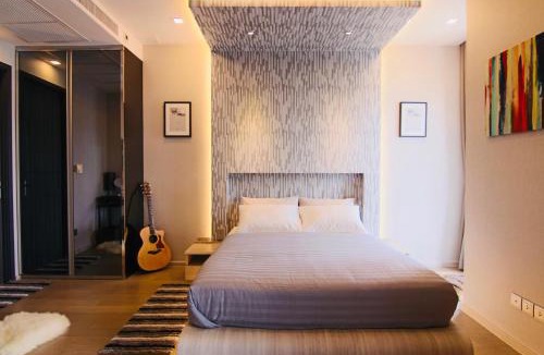 Khlong Toei Nuea Apartment | Luxurious & Romantic in the Heart of BKK. MRT/BTS!
