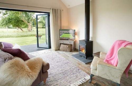 Ludwel House | Luxurious romantic retreat for two, one bedroom with en-suite bathroom - enquire now!