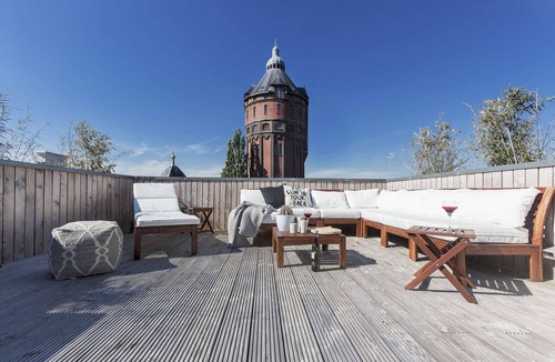 Groningen Apartment | Luxurious rooftop penthouse with rooftop terrace, a balcony, bath, duo shower