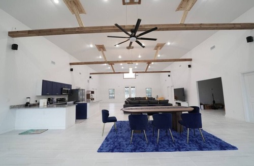 Gainesville Resort | Luxurious Sailer Ranch Resort in North Dallas w/Sports Area & Games
