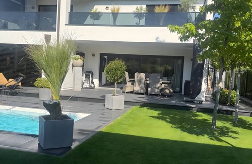 Warendorf Apartment | Luxurious 'Schaffner' Apartment with Private Pool, Sauna, Hot Tub, Terrace & Wi-Fi