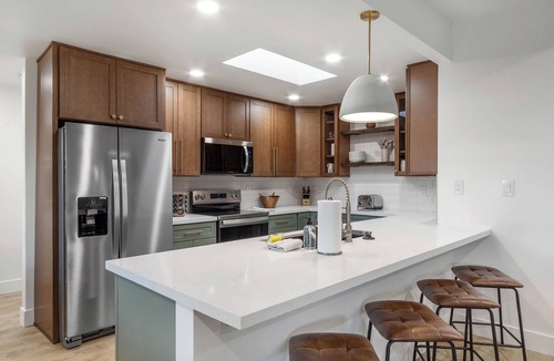 Kierland House | Luxurious Scottsdale Sol with new Pool Table, Backyard Oasis - Pool, Hot Tub, and Putting Green