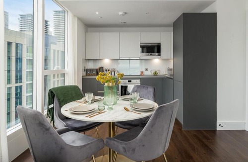 Canary Wharf Apartment | Luxurious Spacious 2Bed Suites Skyline River Views by Canary Wharf