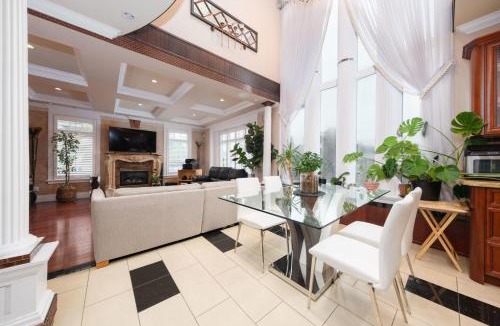 South Cambie House | Luxurious & Spacious Mansion next to Oakridge Mall