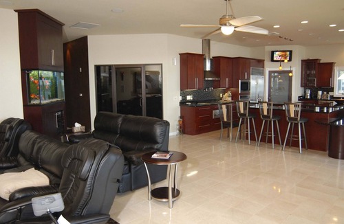 Mauston Condo | Luxurious Stay Spa Retreat - Hot Tub+Cold Tubs, Steam Suite, Spa Services