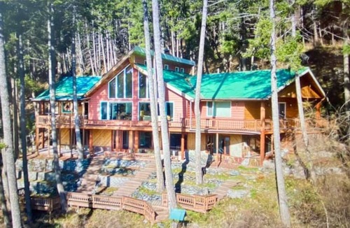 Bigfork House | Luxurious Stay/Walkable Location/Lakefront Sunsets