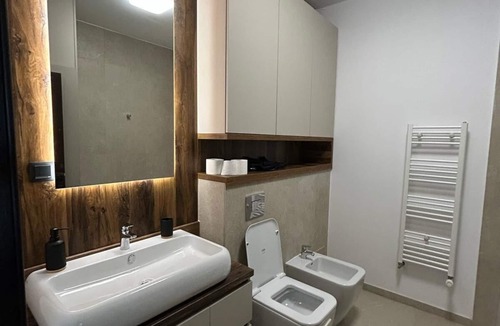 Tirgu Mures Apartment | Luxurious studio with WiFi and AC in delightful Târgu Mureș