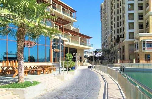 Palm Jumeirah Apartment | Luxurious Studio With Breath-taking Palm Views