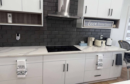 St. Albert House | Luxurious Stylish 3-bedroom building in peaceful St. Albert with WiFi and Games