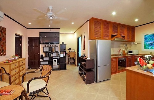 Bang Po Villa | Luxurious Thai-Style Villa with a Swimming Pool Just 20 Meters from Beach Access