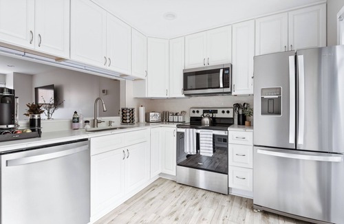 Ballston House | Luxurious Townhome ★ Heart of Arlington ★ Family-Friendly