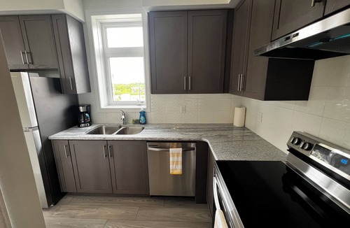 Brampton House | Luxurious townhouse condo yyz