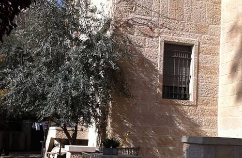 Emek Refaim Apartment | Luxurious two bedroom with garden