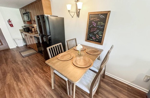 Vernon Condo | Luxurious updated 1BR Mtn-Front Condo w/Deck & Fireplace