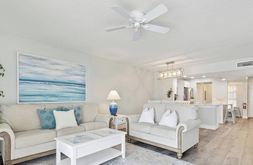 Indian Harbour Beach Condo | Luxurious Oceanfront Paradise | Monthly Stay Panoramic Views Heated Pool & Hot Tub 🍹