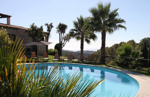 Saint-Paul-de-Vence Villa | Luxurious Villa with Pool, Tennis Court, Pétanque, Bar, Pizza Oven, and Sea View