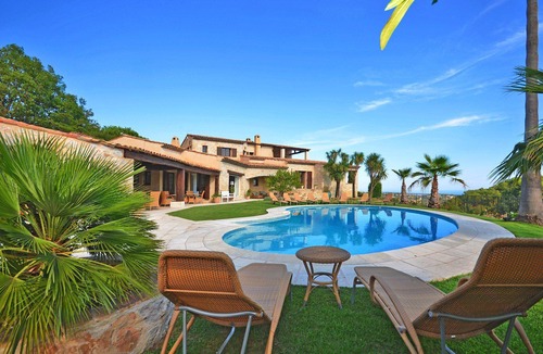 Saint-Paul-de-Vence Villa | Luxurious Villa with Pool, Tennis Court, Pétanque, Bar, Pizza Oven, and Sea View