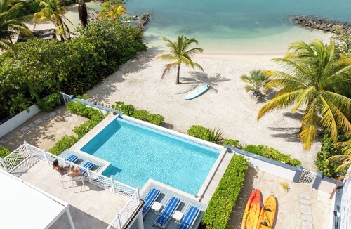 Jolly Harbour Villa | Luxurious Villa Antigua/Hot Tub/Private beach/Pool