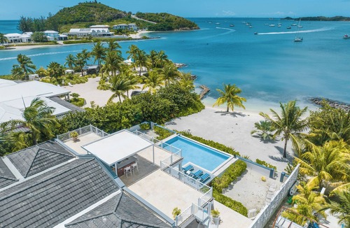 Jolly Harbour Villa | Luxurious Villa Antigua/Hot Tub/Private beach/Pool
