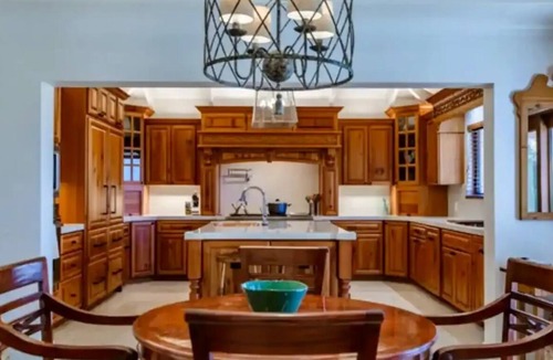 Estate Southgate House | Luxurious Villa Upstairs Level with Pool