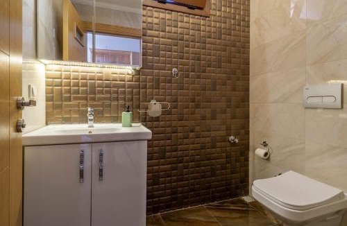 Guzelbahce Villa | Luxurious Villa with Pool and Great Garden