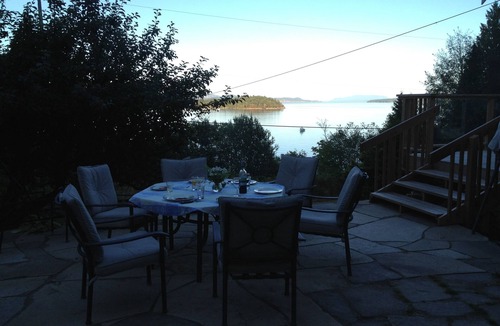 Salt Spring Island House | Luxurious Waterfront Retreat with Private Beach