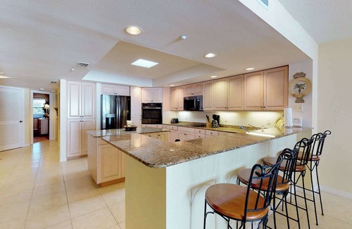 Redington Beach Condo | Luxurious waterfront penthouse with stunning Gulf views hot tub and two pools