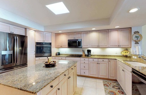 Redington Beach Condo | Luxurious waterfront penthouse with stunning Gulf views hot tub and two pools