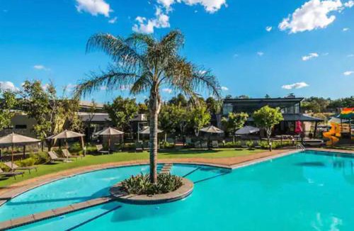 Greater Johannesburg Metropolitan Area Apartment | Luxurious Waterfall 1 bedroom Condo With Free Uncapped Wifi