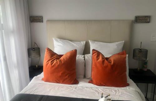 Greater Johannesburg Metropolitan Area Apartment | Luxurious Waterfall 1 bedroom Condo With Free Uncapped Wifi