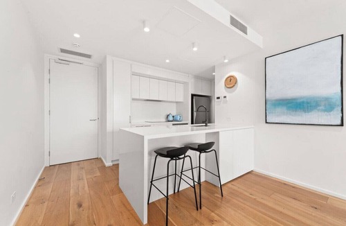 Kingston Apartment | Luxurious Waterfront Unit with Breathtaking Views