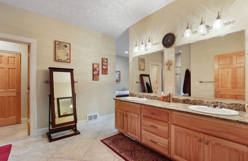 Sagle House | Luxurious Waterfront Home with private dock, sleeps up to 16