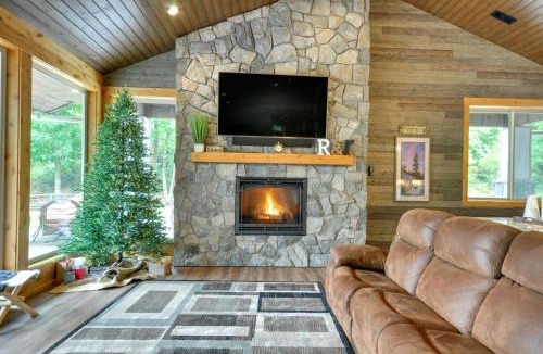 Ridgefield House | Luxurious Waterfront Retreat w/Private Pond!