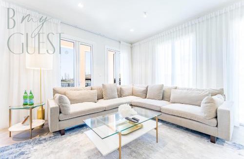 Dubai House | Luxurious Waterfront Villa Sea & Burj Khalifa View