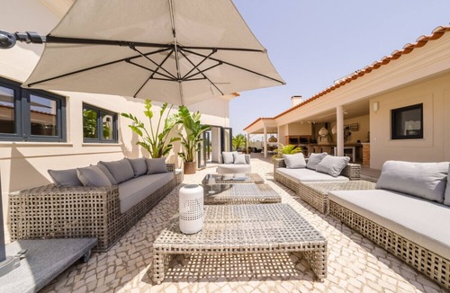 Triana House | Luxurious Wine Country Villa - Near Lisbon