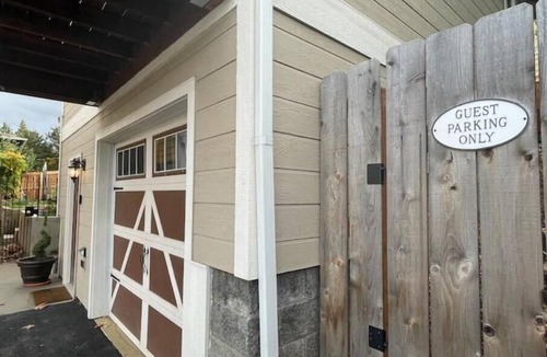 Ashland Apartment | Luxuriously comfortable & peaceful getaway downtown Ashland, with views.