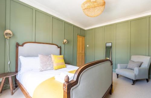 Ferndale House | Luxuriously Designed 3 Bedroom Apartment in Clapham