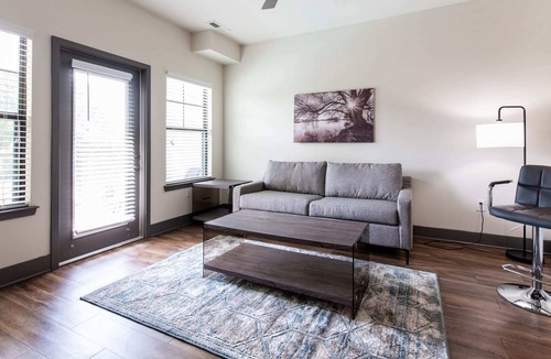 Hurstbourne Apartment | Luxury 1 Bedroom Apartment by Stay Gia