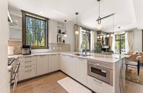 Stateline Condo | Luxury 1256 sqft. 2 bed, 2.5 bath Condominium