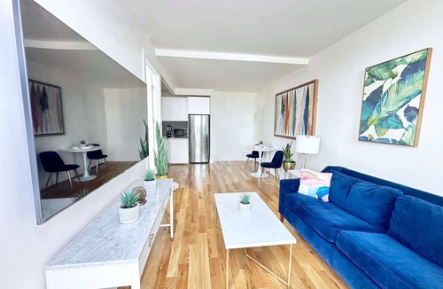 Greenpoint Apartment | Luxury 1BDR - Private Terrace - Elevator - Gym - Lounge -Rooftop - Greenpoint
